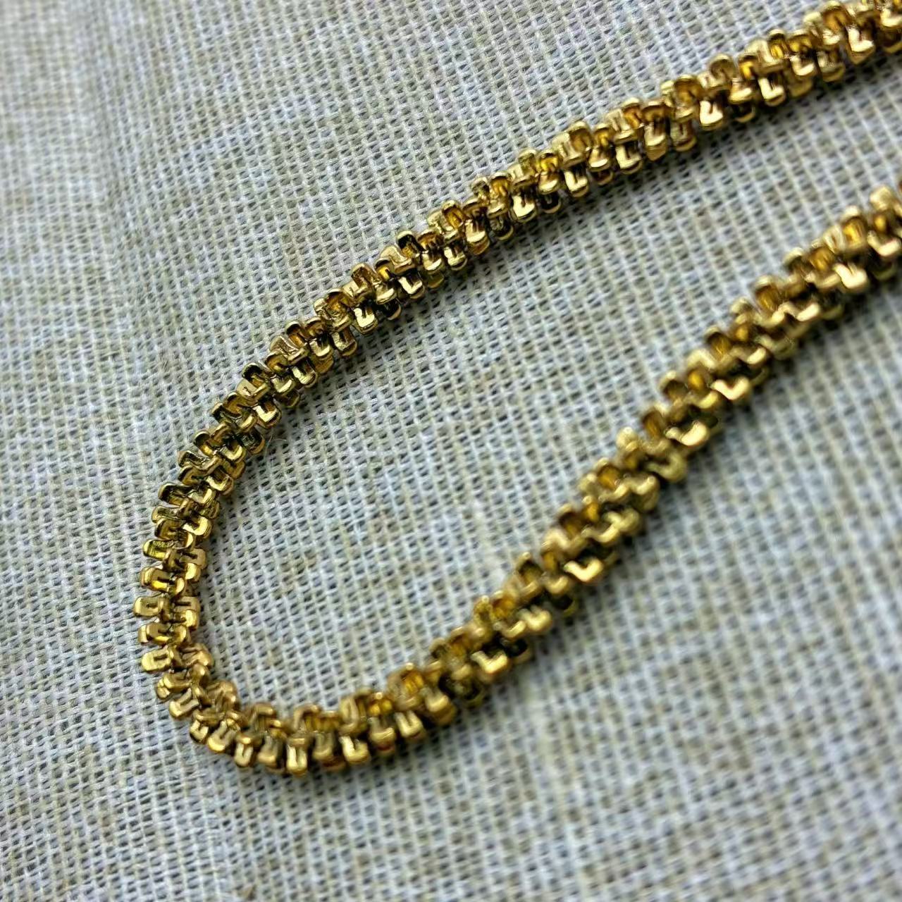 (C344)Collana essenziale