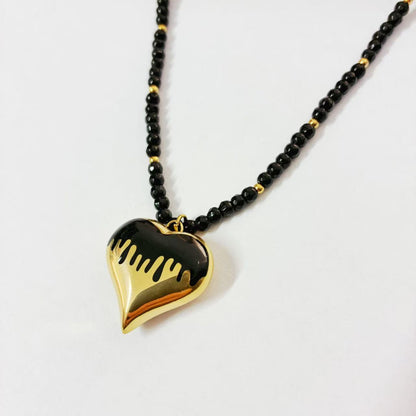 Collana “Cuore Fuso” – Contrasto e Carattere Contemporaneo