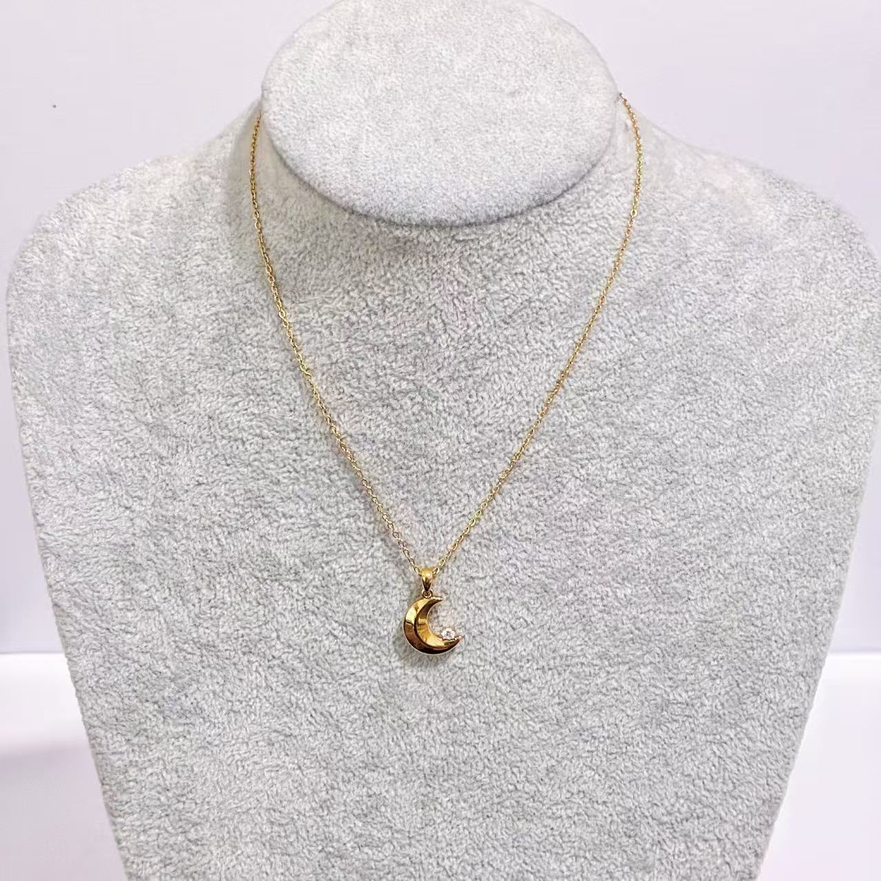 Collana Luna – Eleganza Celestiale