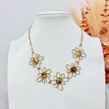 Collana “Giardino d’Acciaio” – Fiori Scultorei dal Disegno Arioso