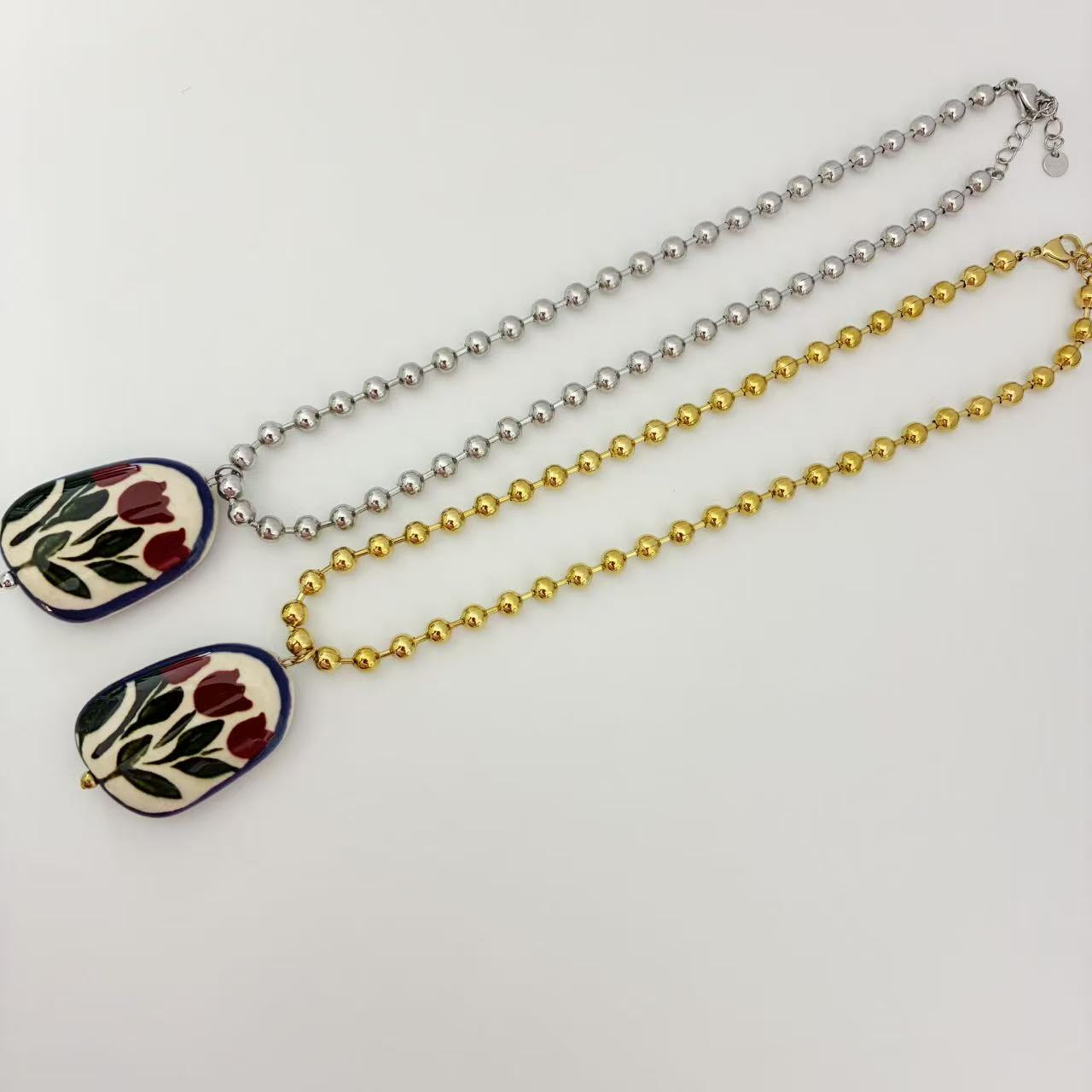 (C363)Collana artistica con ciondolo smaltato floreale