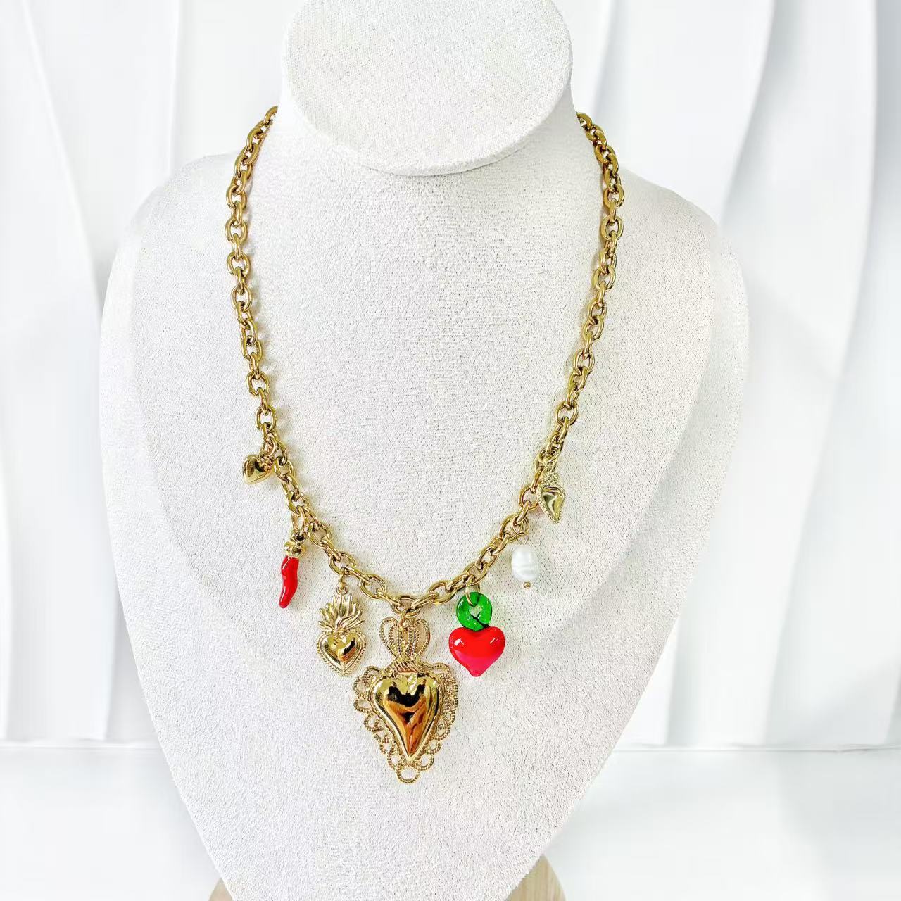 (C267)Collana con sacro cuore in acciaio inox