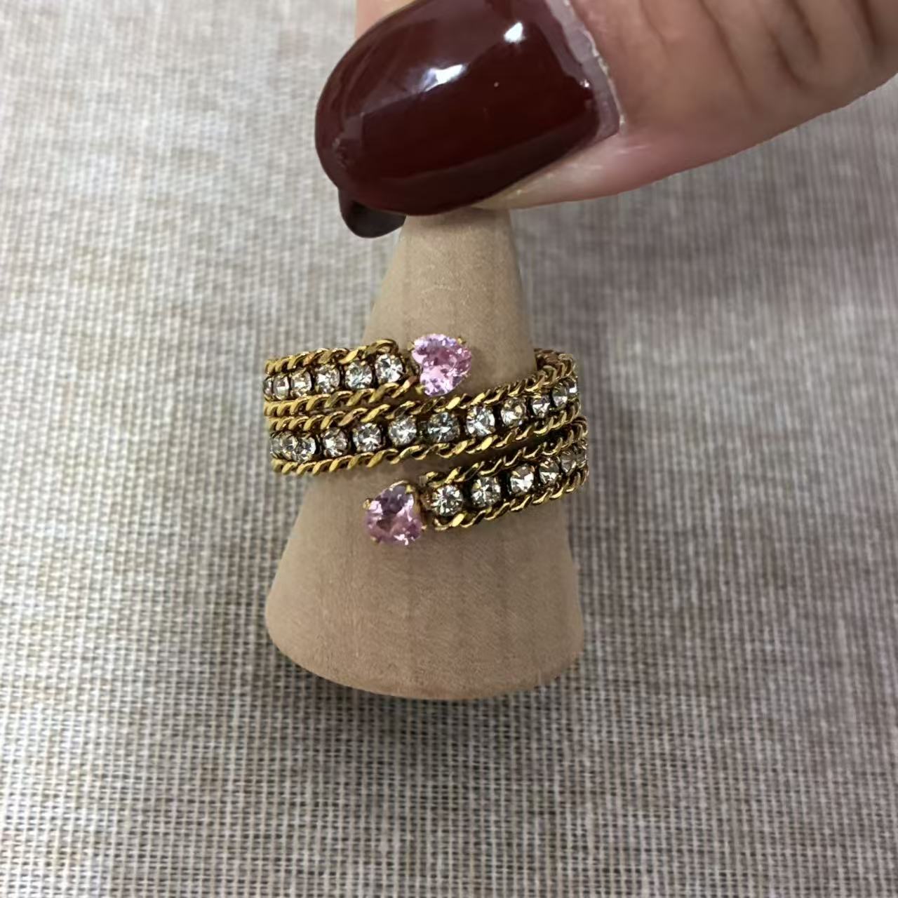 Anello “Eleganza Intrecciata”