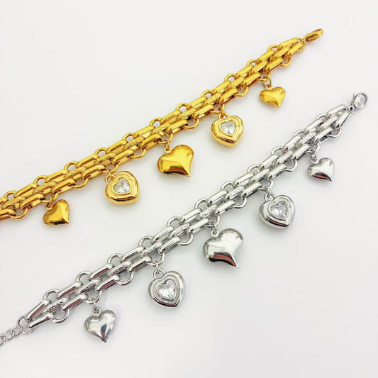 Bracciale con Ciondoli Cuore – Stile Romantico e Luminoso