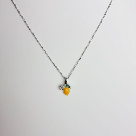 Collana “Limone d’Amalfi” – Un Charm Agrumato dal Carattere Solare