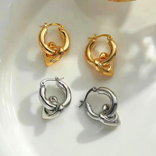 Orecchini a Nodo Scultoreo — Modernità, Volume e Stile Deciso