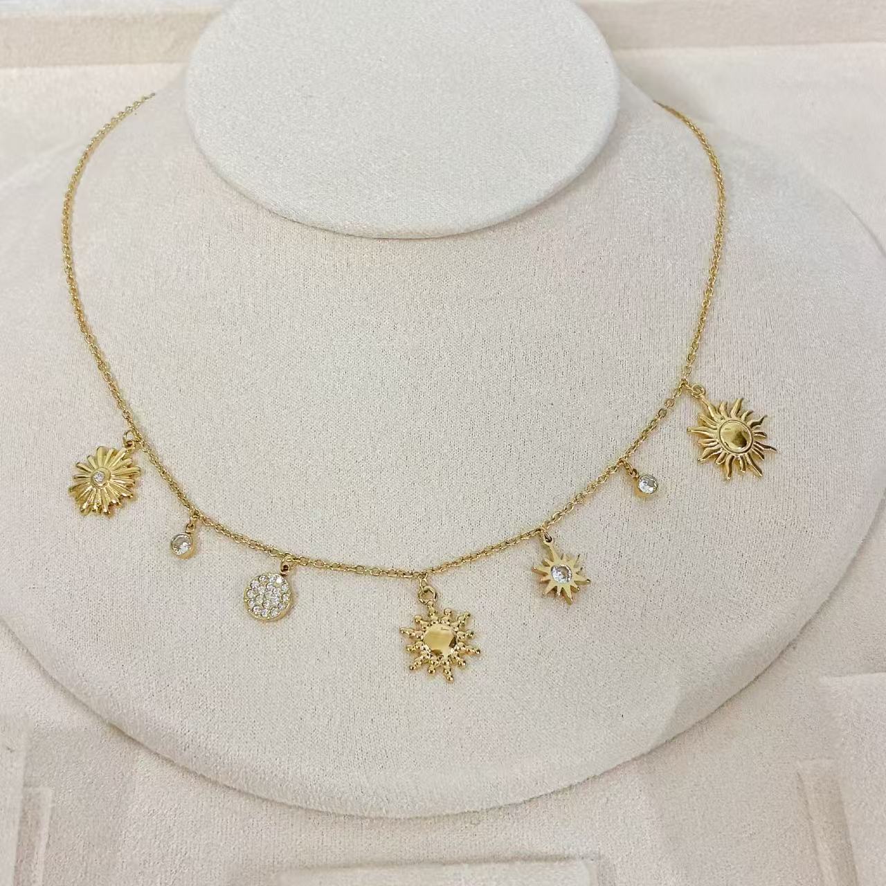 Collana “Sole e Luna”