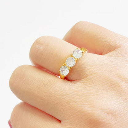 Anello Triplo Punto Luce – Linea Elegante