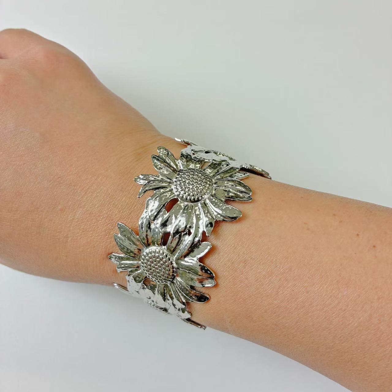 Bracciali semirigidi