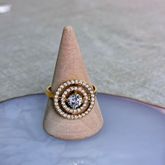 Anello “Cerchio di Luce” – Brillare al centro dell’universo
