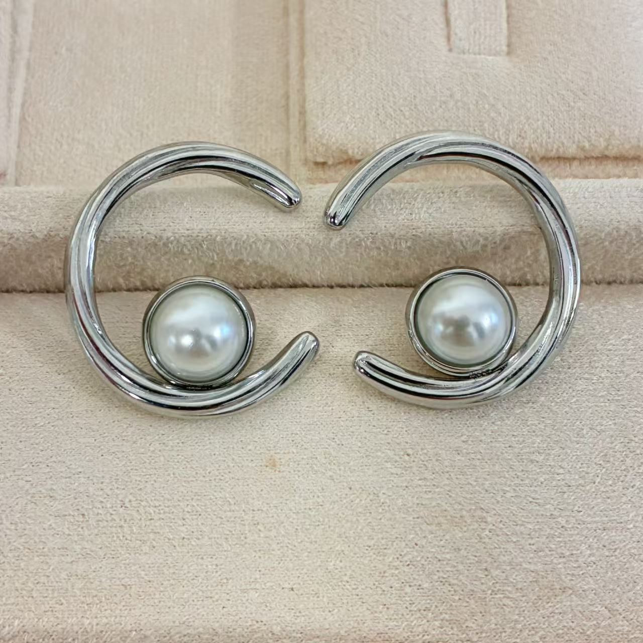 Orecchini Pearl Circle