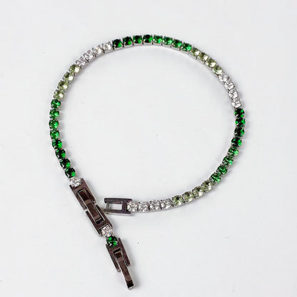 Bracciale “Carezza Continua” – Eleganza Lineare dal Segno Raffinato