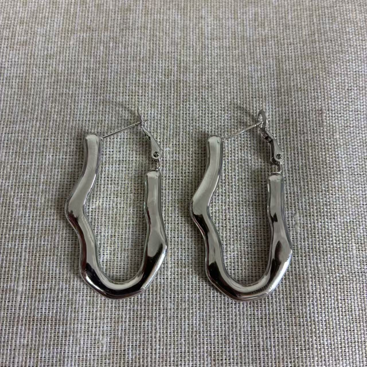 Orecchini Fluid Shape