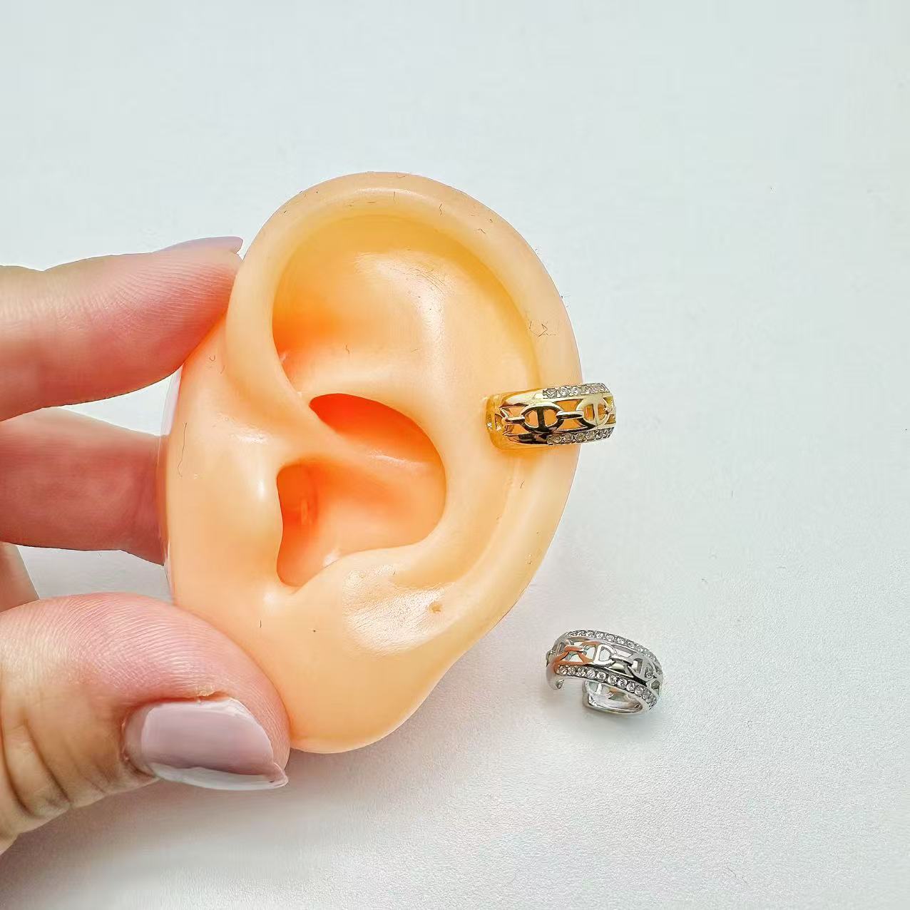 (E037)Ear cuff