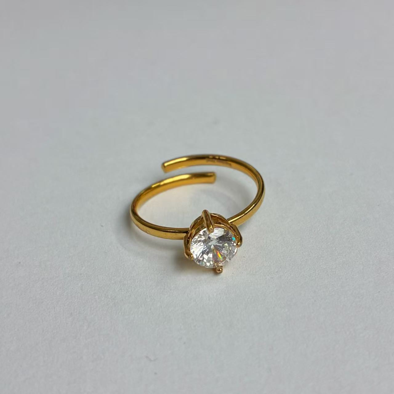 Anello Regolabile con Zircone – Acciaio Inossidabile Oro