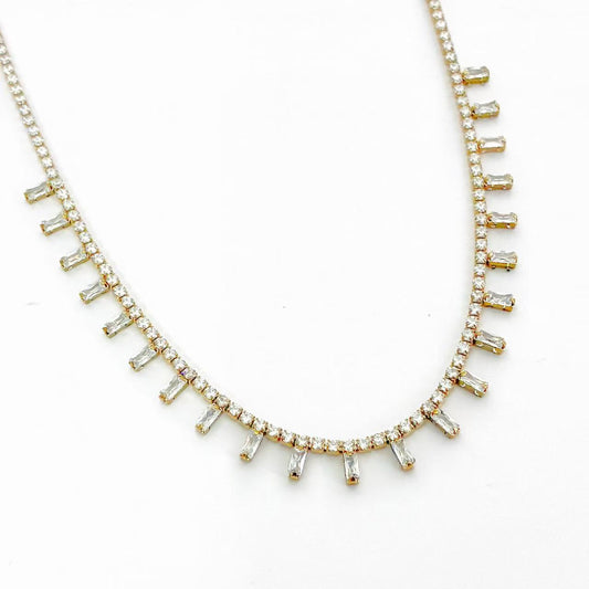 Collana Brillante con Pendenti Geometrici – Eleganza Contemporanea