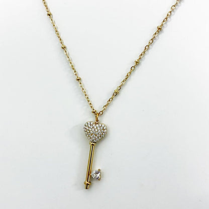 Collana con Ciondolo Chiave & Cuore – Stile Romantico e Luminoso