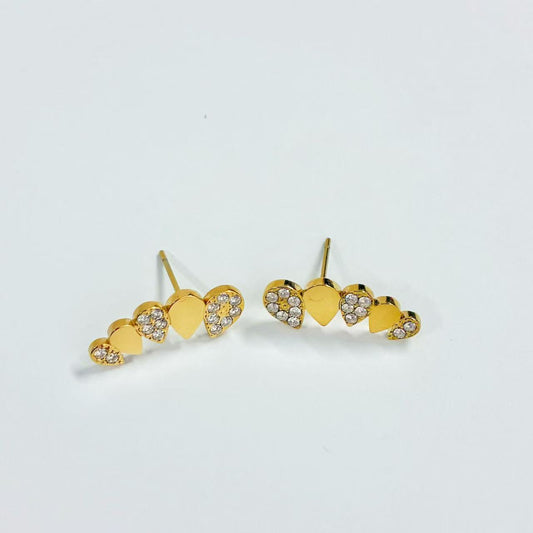 Orecchini Ear Climber Cuori Dorati con Cristalli – Romantici e Moderni