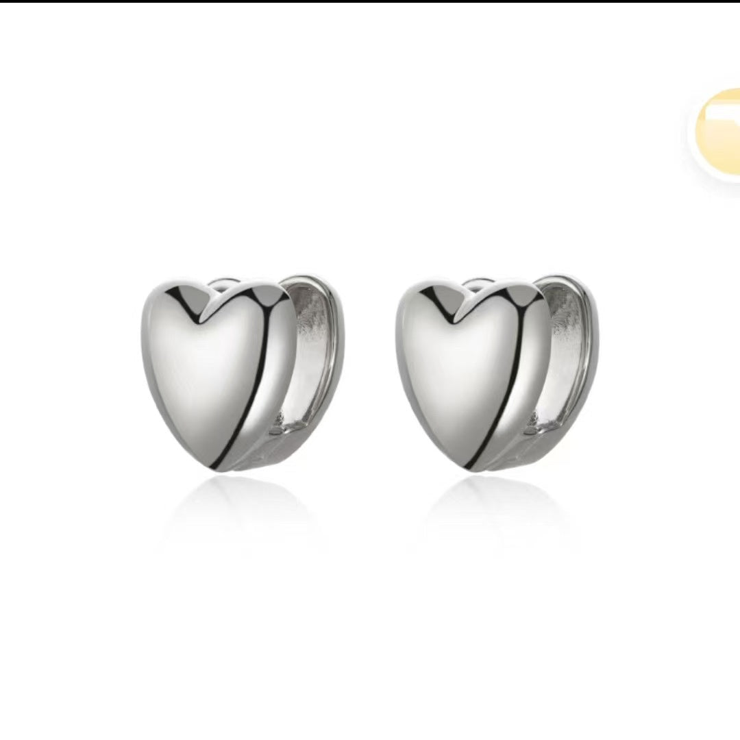 Orecchini “Cuore Lucente” – Minimal Chic