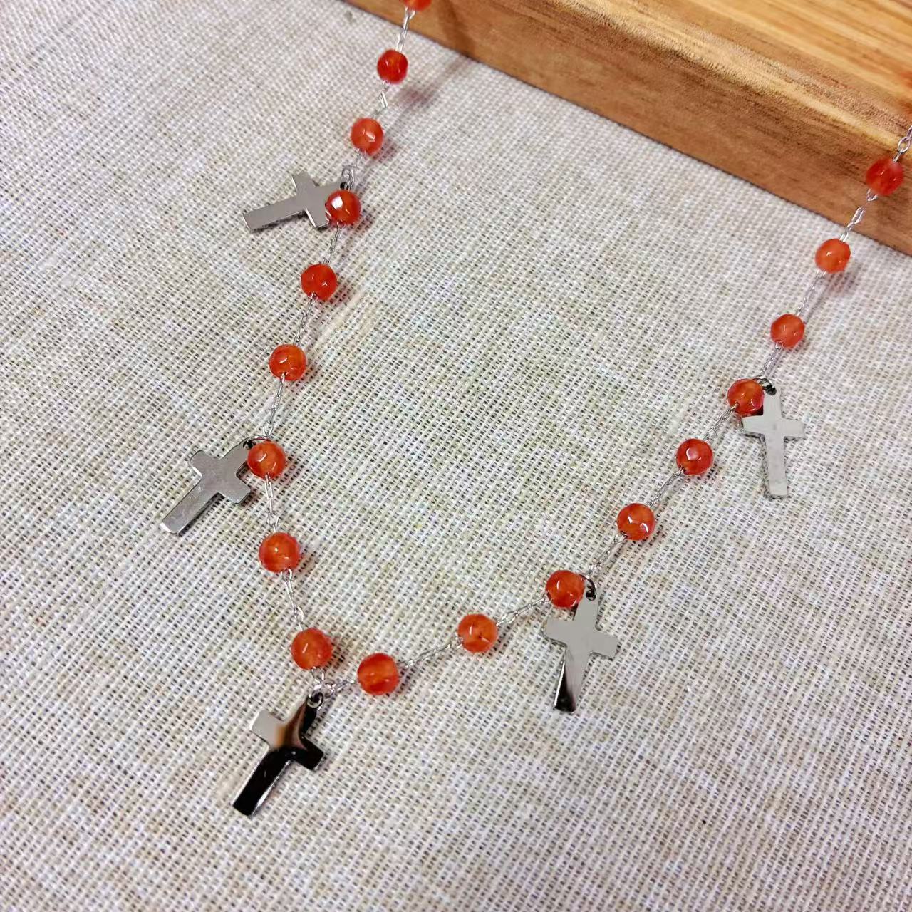 Collana “Fede & Luce” – Pietre Grigie e Croci in Acciaio Inossidabile