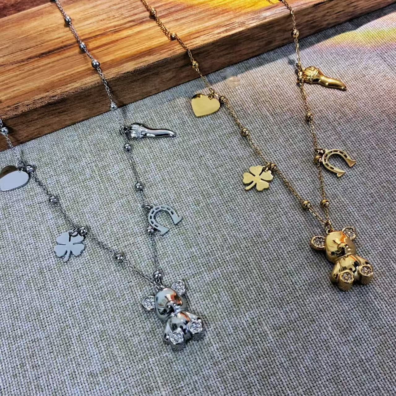 Collana con Charms Portafortuna e Teddy Bear