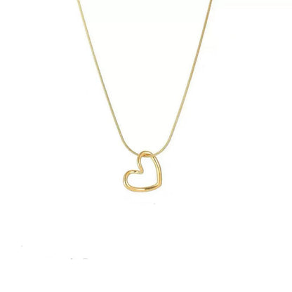 Collana "Aura d'Amore" – Pendente Minimalista a Cuore Aperto