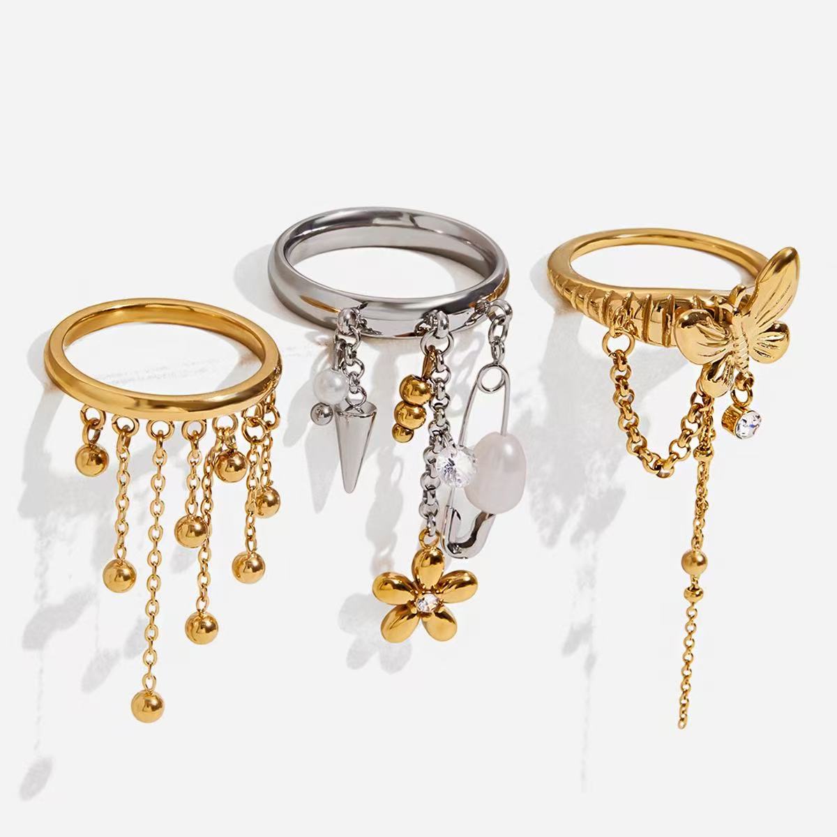 Anelli con Ciondoli Pendenti