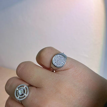 Anello mignolo “Sfera di Brillanti” – L’essenza del lusso moderno