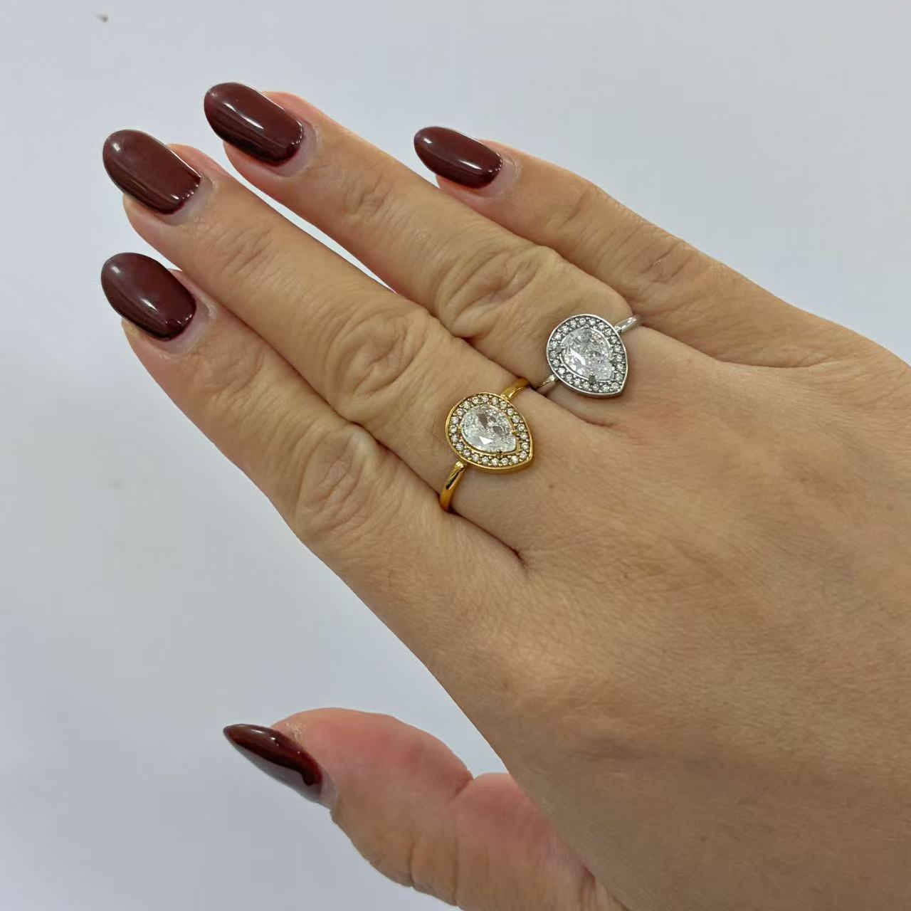 Anello Teardrop Elegance