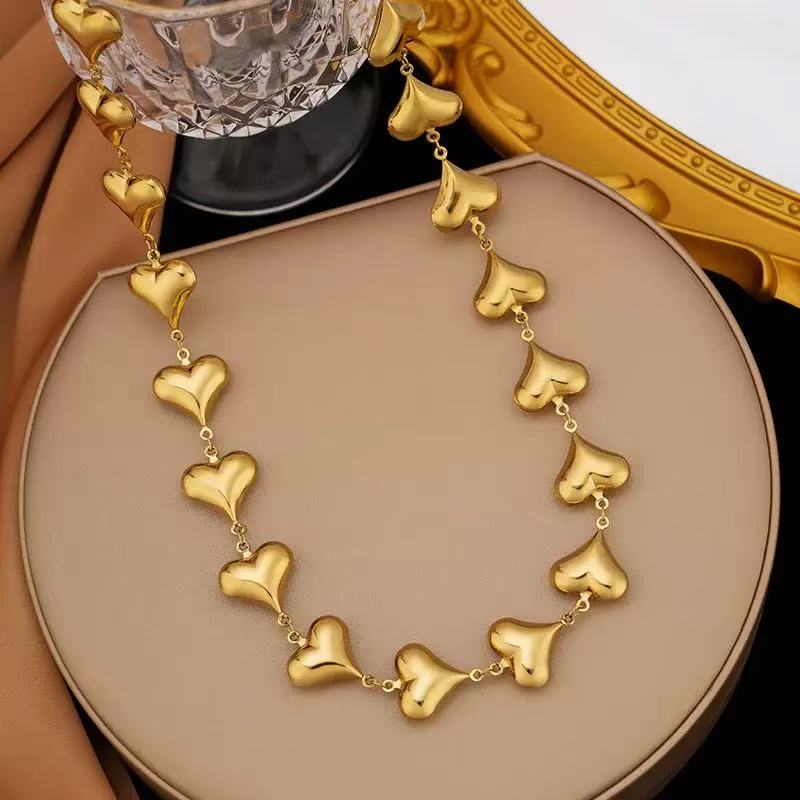 [Offerte] Collana "Battito Infinito" – Catena di Cuori Bombati in Acciaio