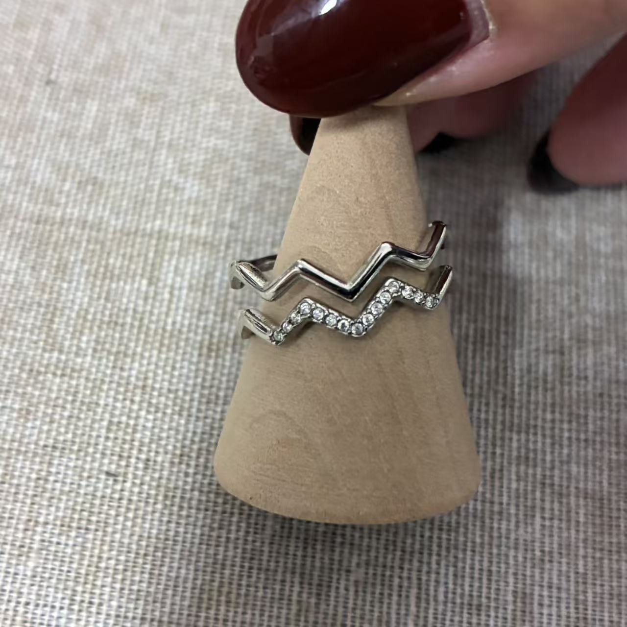 Anello “Onde di Stile”