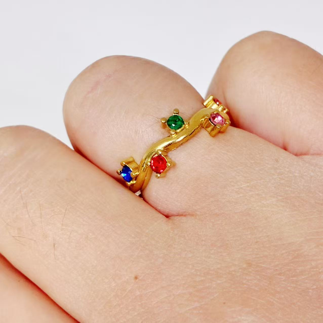 Anello “Onda Arcobaleno” | regolabile | in acciaio inox