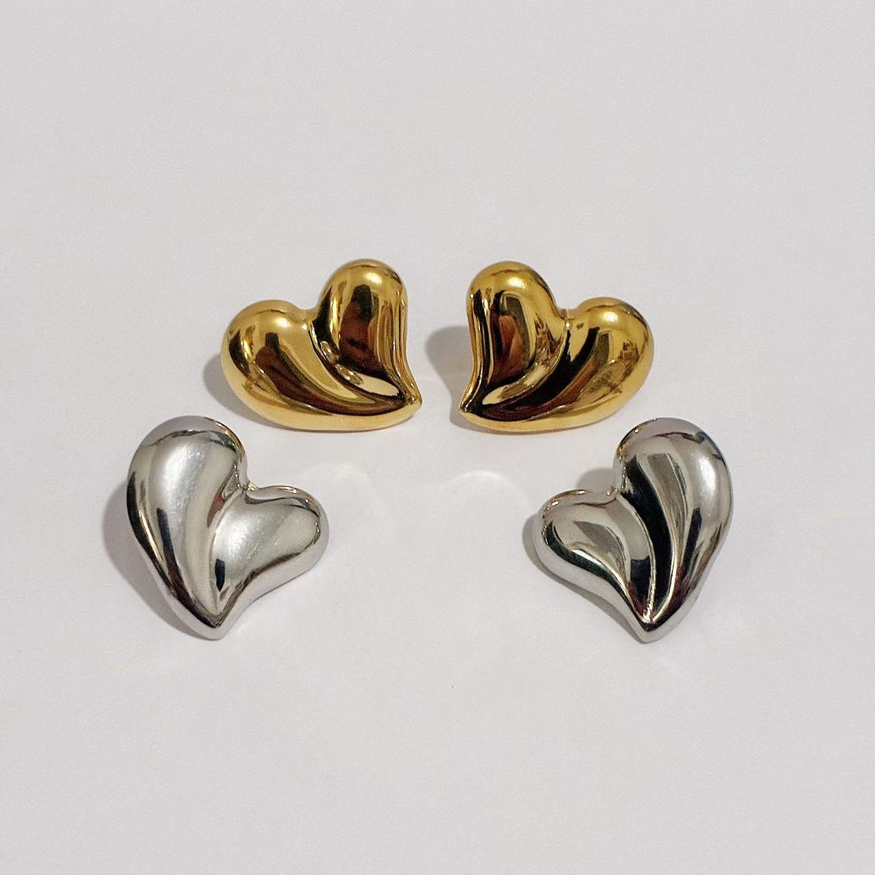 Orecchini “Cuore Scultoreo”