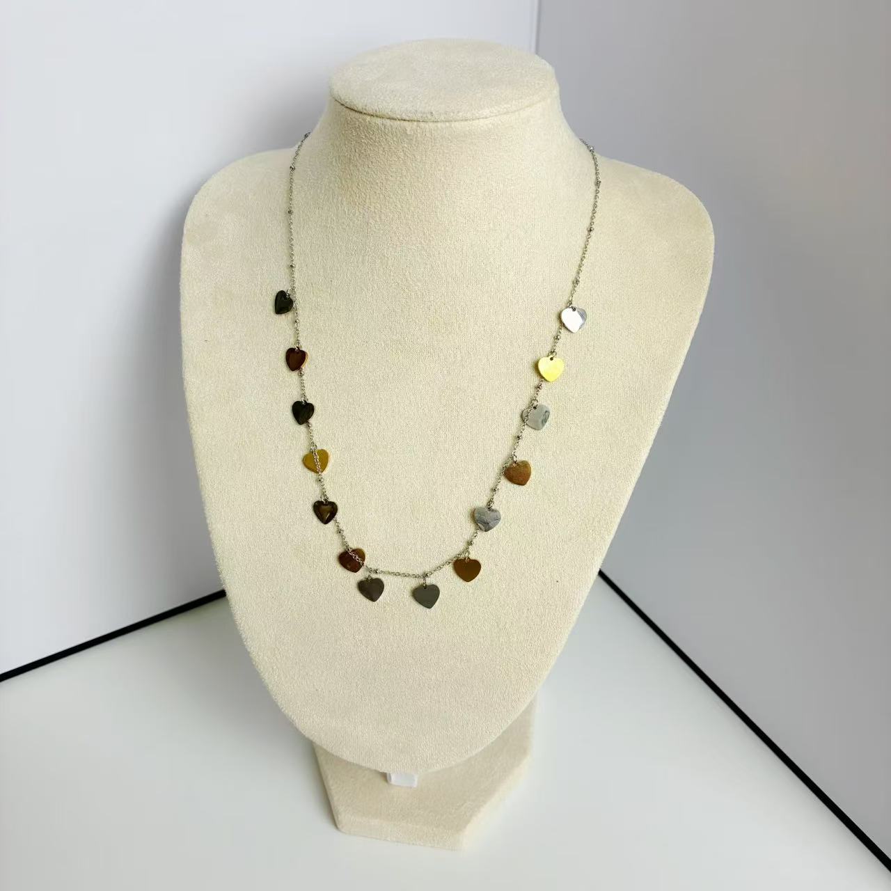 (C371)Collana con Cuoricini Tricolor