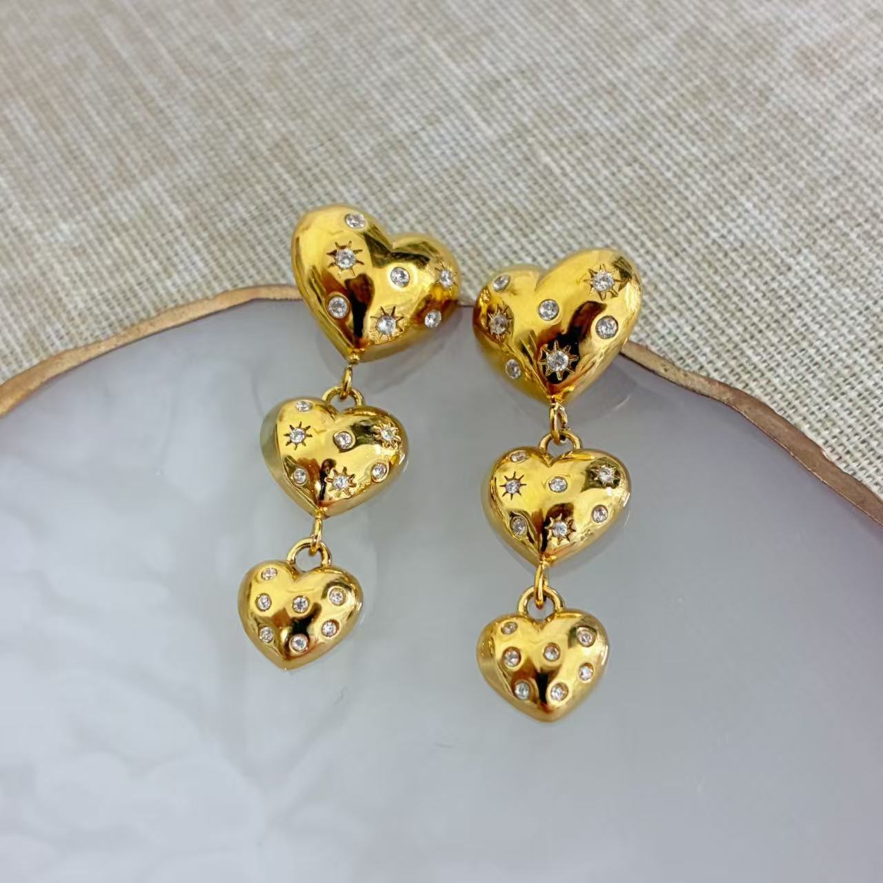 Orecchini “Cosmic Hearts”