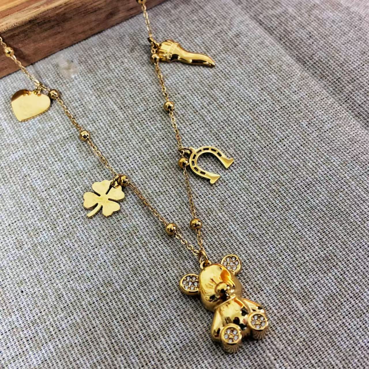 Collana con Charms Portafortuna e Teddy Bear