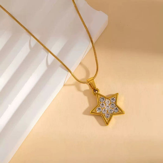 Collana Pendente a Stella – Brillante, Elegante e Senza Tempo