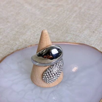 Anello “Onda di Luce” – L’arte del movimento