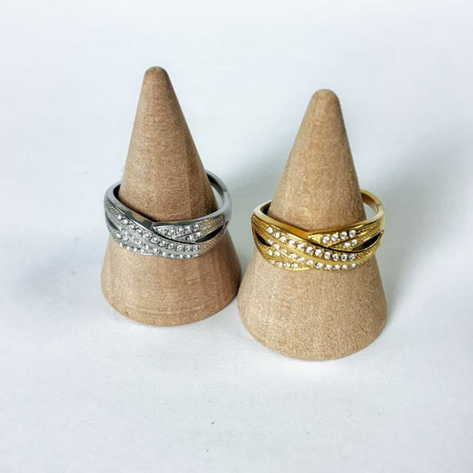 Anello “Intreccio di Brillanti” – Eleganza Stratificata e Luce Sofisticata