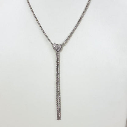 Collana “Cuore di Luce” – Brillantezza Romantica a Effetto Y