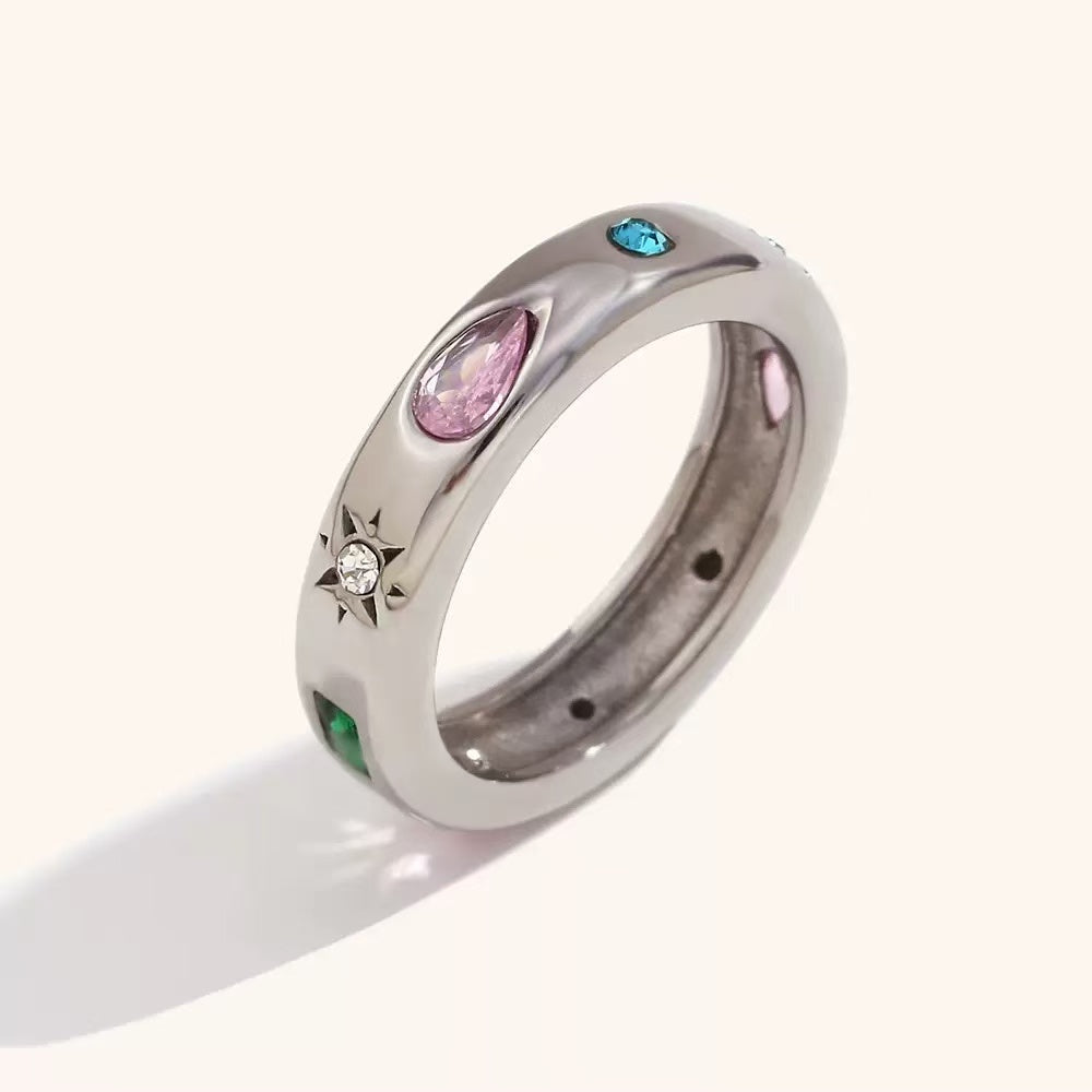 Anello “Segni Celesti” – Racconto Simbolico in Dettagli Incisi