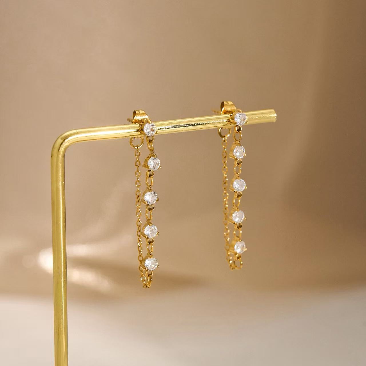 Orecchini Pendenti con Pietre Lucenti