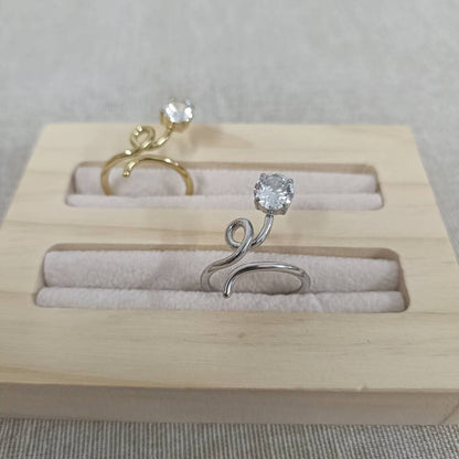 Anello elegante con cristallo brillante