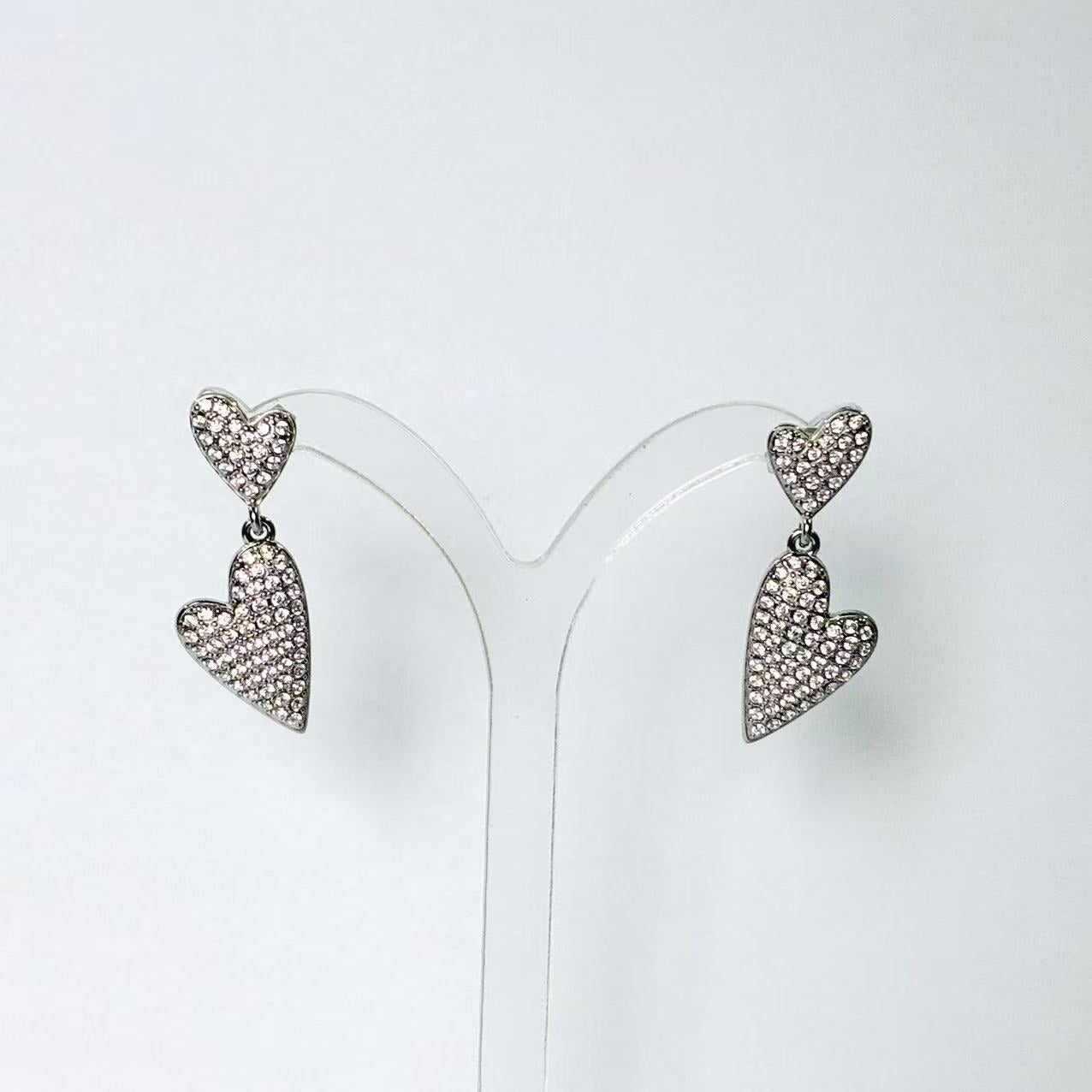 Orecchini “Doppi Cuori Brillanti” – Eleganza Romantica e Luce Raffinata