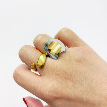 Anello Scultura Geometrica – Design Contemporaneo