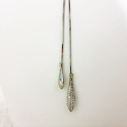 Collana Lunga con Nodo & Gocce – Eleganza Minimal Chic