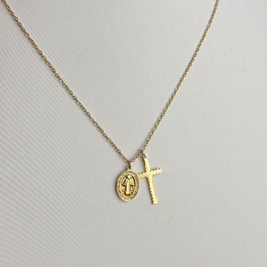 Collana “Fede Dorata” – Eleganza Spirituale in Chiave Moderna