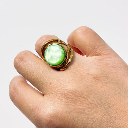 Anello Cabochon Intrecciato – Linee Scultoree