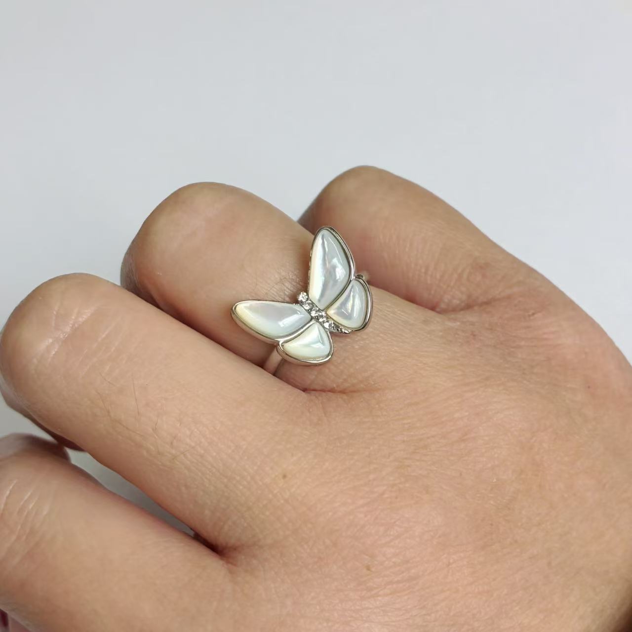 Anello Farfalla in Madreperla – Acciaio Inossidabile