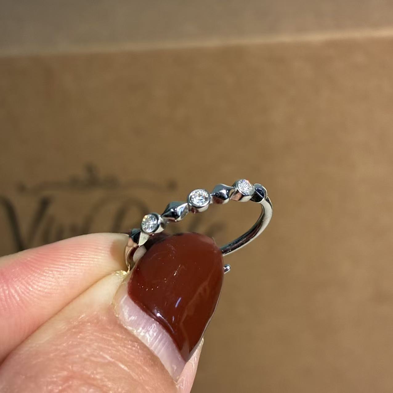 Anello Argento con Zirconi